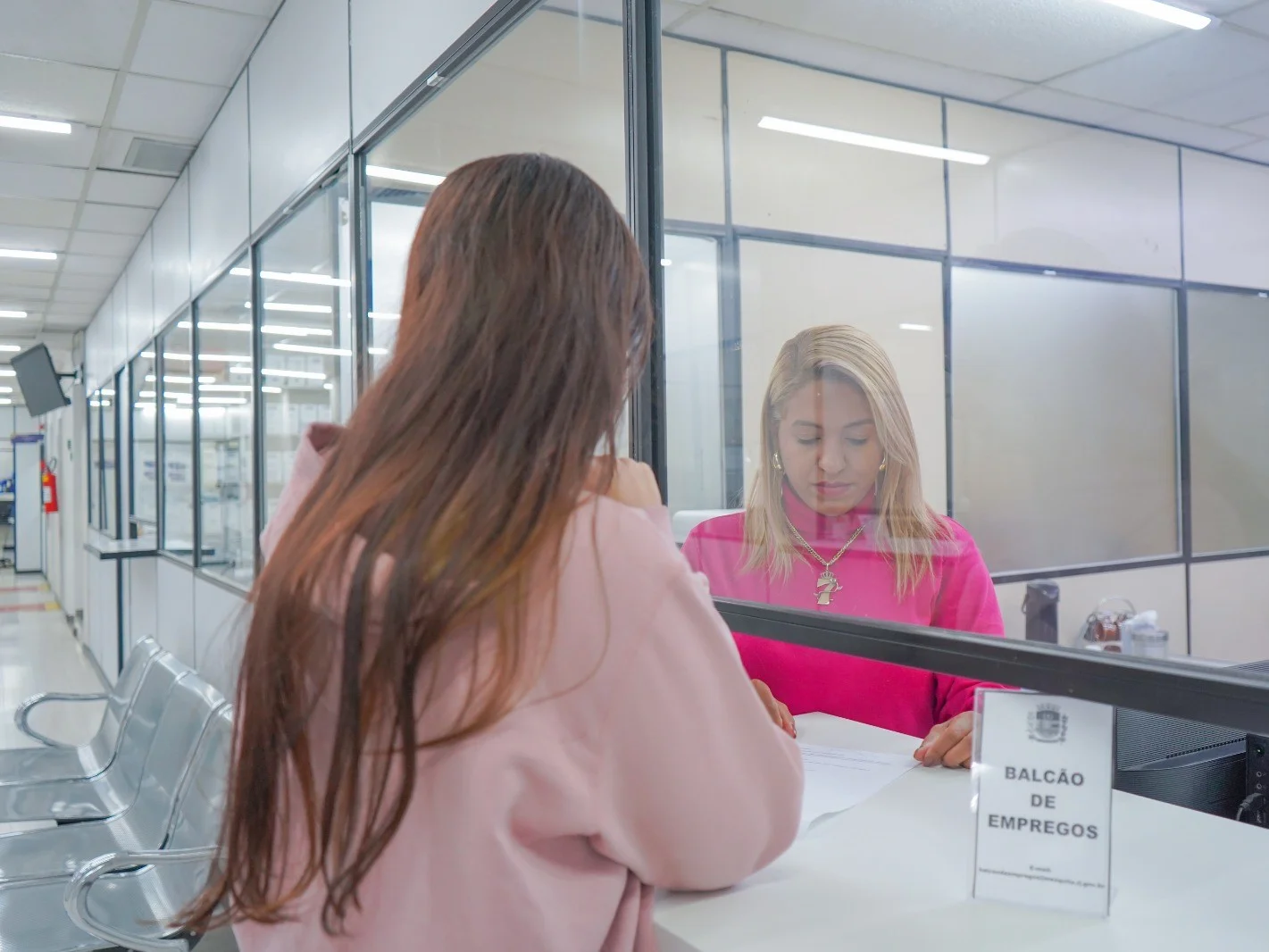 Novo supermercado deve gerar empregos em Mesquita com apoio do Balcão de Empregos