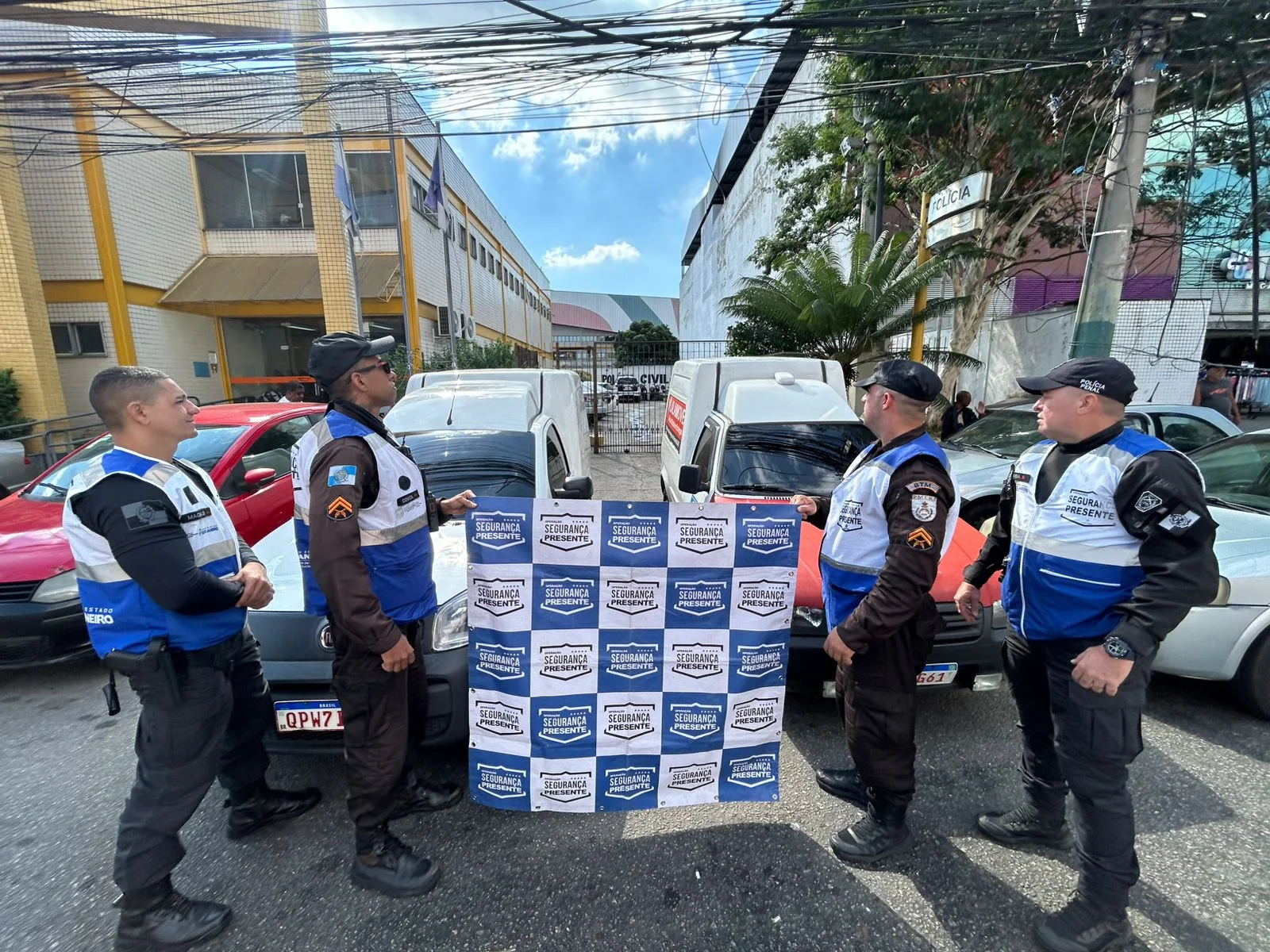 Operação conjunta prende suspeitos e recupera carga roubada entre Pavuna e São João de Meriti