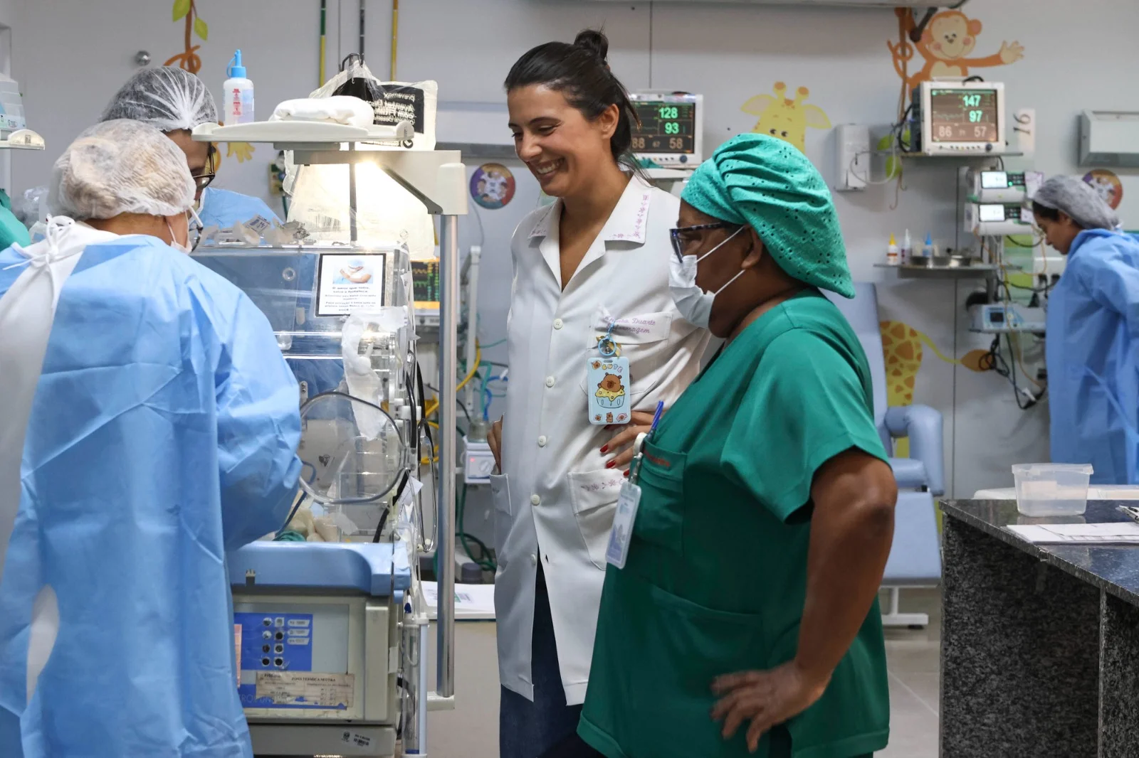 Bebê prematuro recebe alta hospitalar e garante primeiro Dia das Mães em casa com a família em São João de Meriti