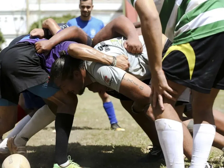 Itaguaí firma parceria para oferecer aulas gratuitas de Rugby a crianças e adolescentes