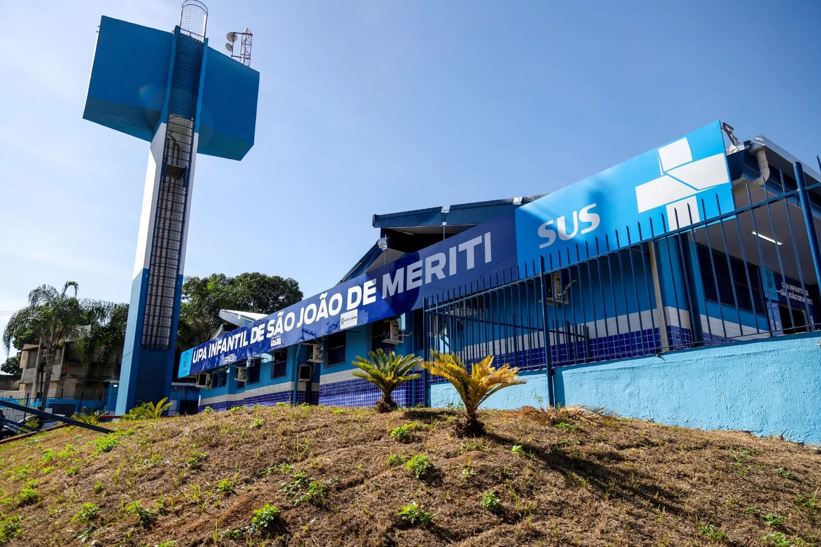 Menino de 12 anos permanece em estado gravíssimo após suspeita de envenenamento em São João de Meriti