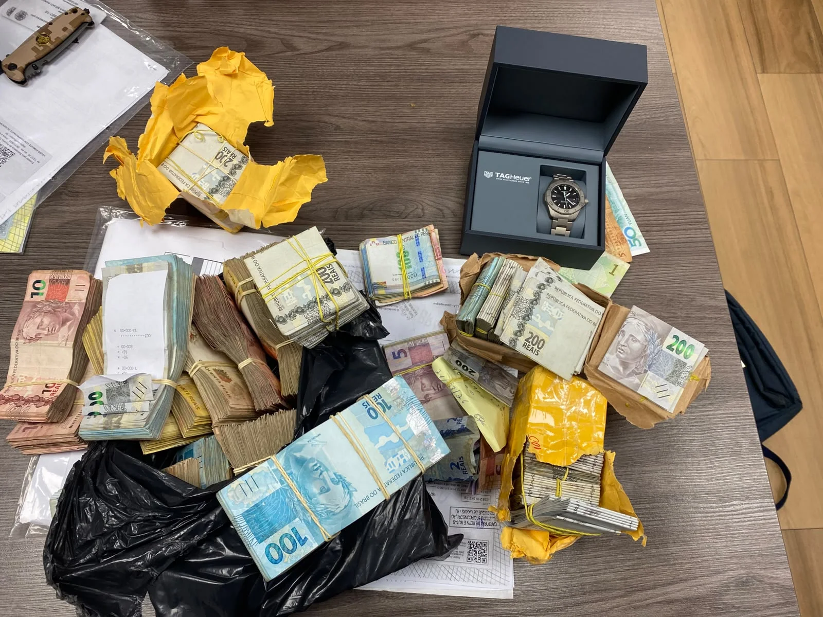 Operação da Polícia Federal cumpre mandados em Duque de Caxias contra esquema de lavagem de dinheiro na saúde