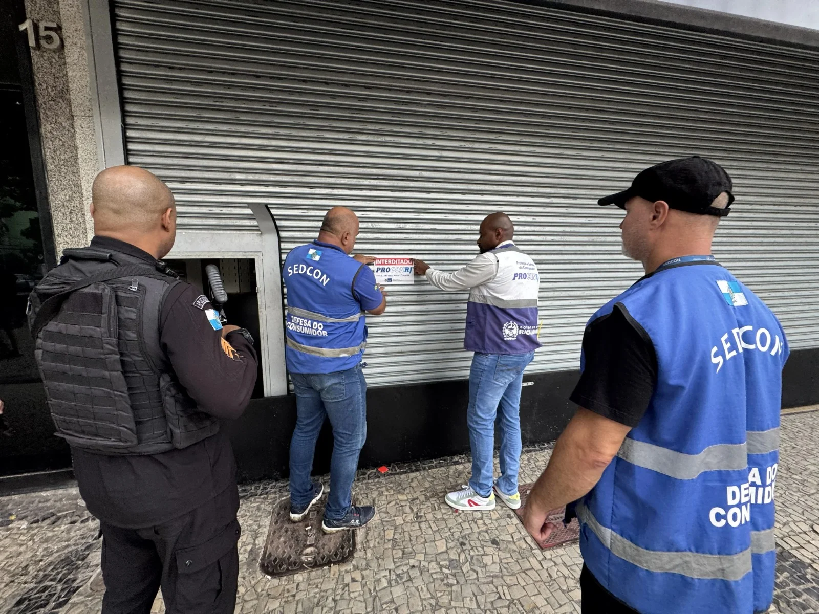 Operação apreende mais de 10 toneladas de produtos com suspeita de falsificação em Duque de Caxias