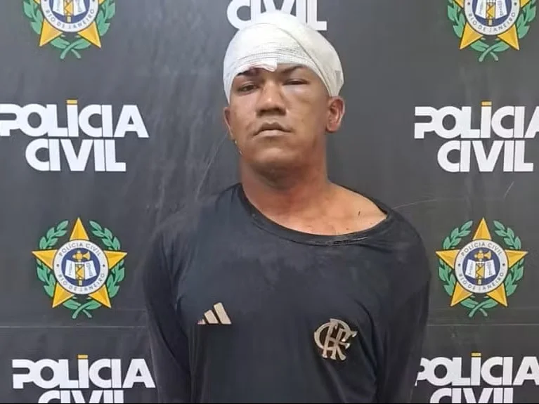 Vereador persegue suspeitos de roubo ao irmão e joga carro contra moto em Nova Iguaçu