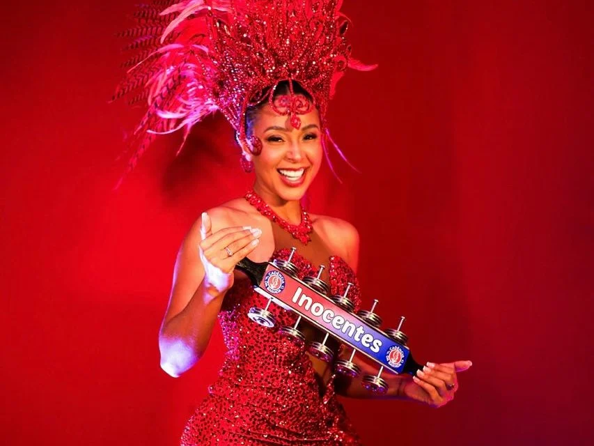 Inocentes de Belford Roxo celebra 33 anos com coroação de Camila Beatriz e lançamento do samba de 2027