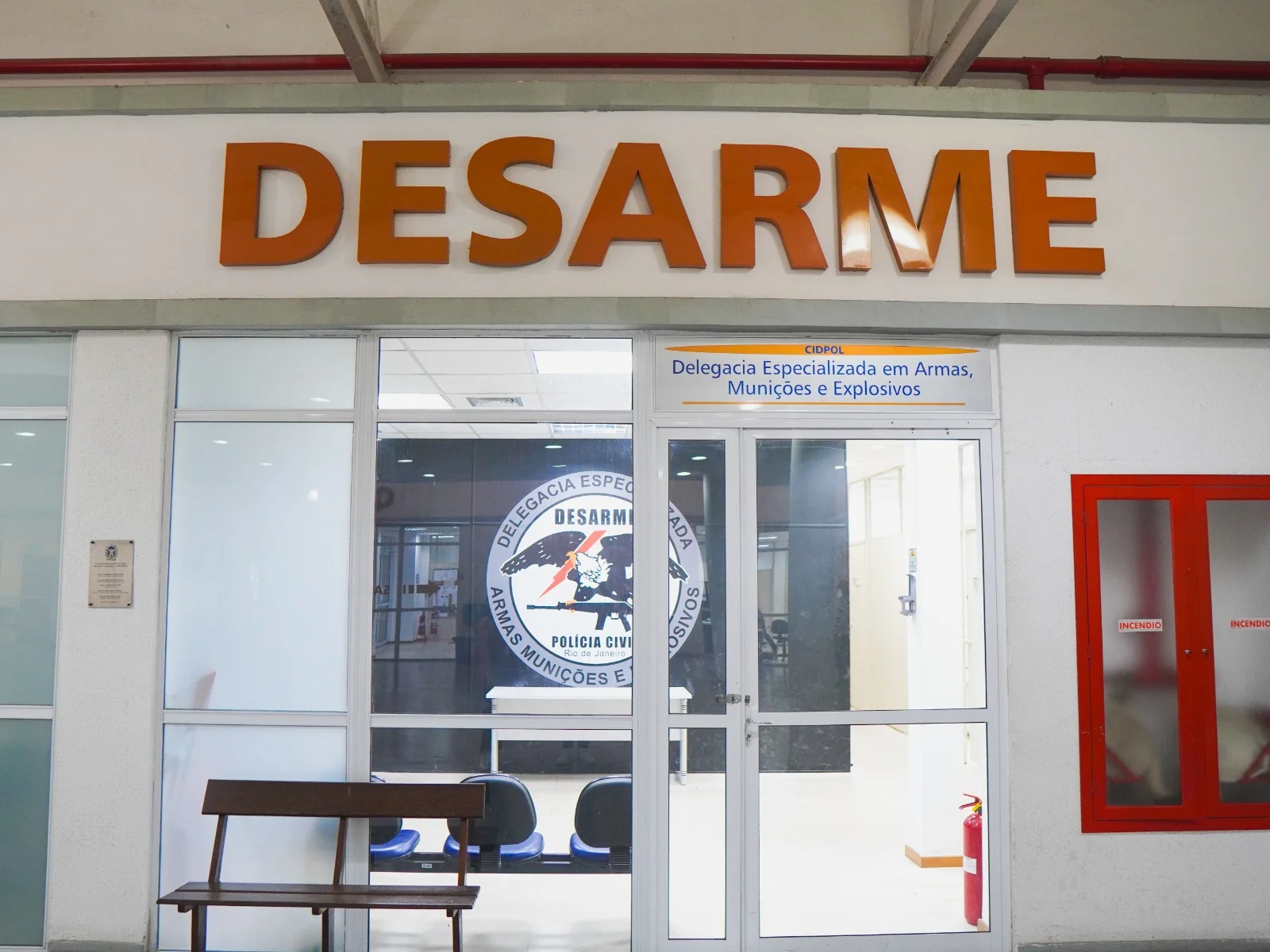 Desarme prende três foragidos por roubos de veículos, cargas e celulares no RJ