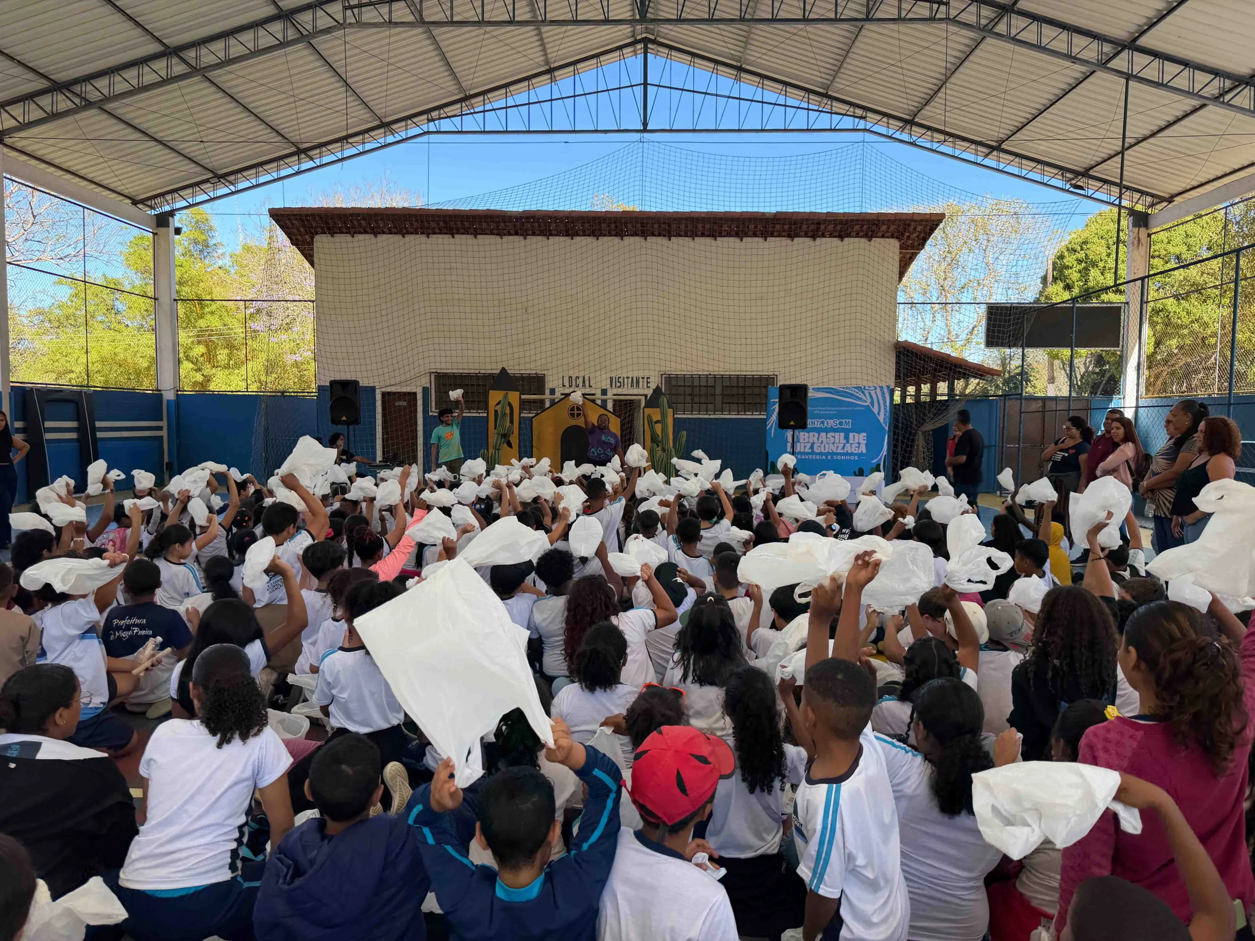 Projeto musical leva espetáculo sobre Luiz Gonzaga a escolas públicas de algumas cidades da Baixada