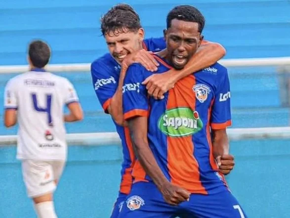 Duque de Caxias goleia Carapebus e assume liderança isolada da Taça Corcovado
