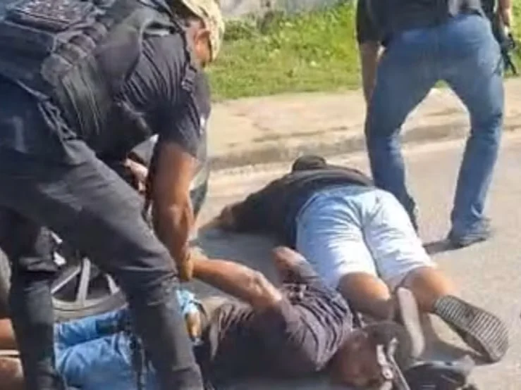 Polícia prende dois suspeitos de integrar milícia ligada a Juninho Varão em Nova Iguaçu