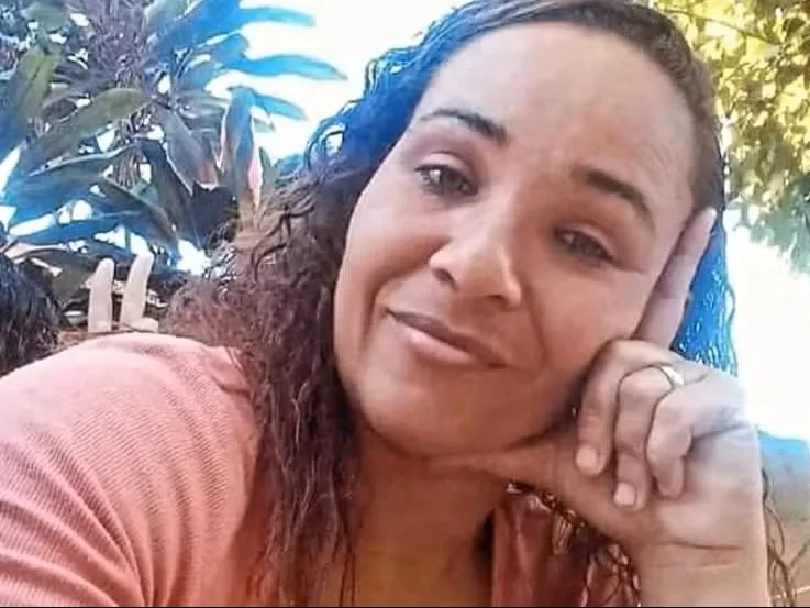 Mulher de 42 anos é vítima de feminicídio em Nova Iguaçu, o marido é preso em flagrante